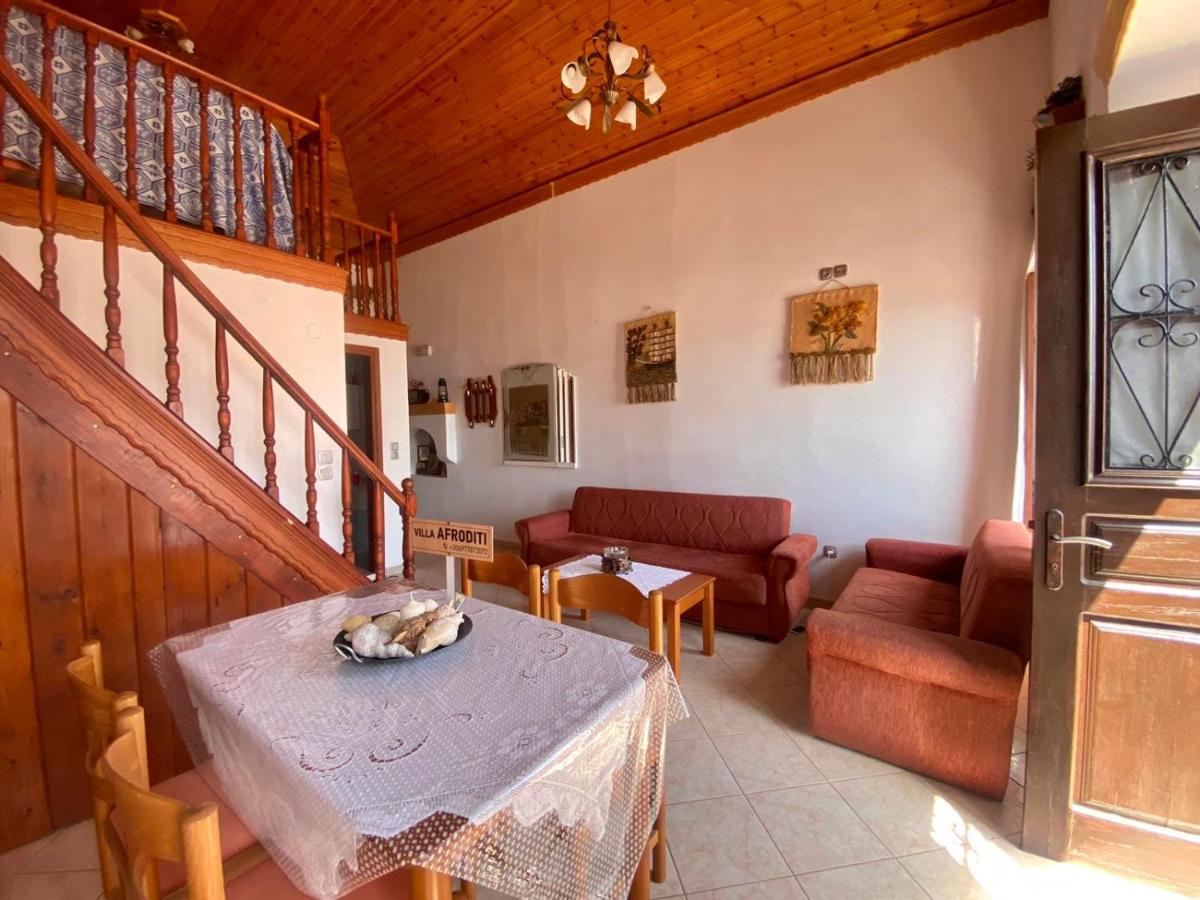 Villa Afroditi Chalki Town Exterior foto